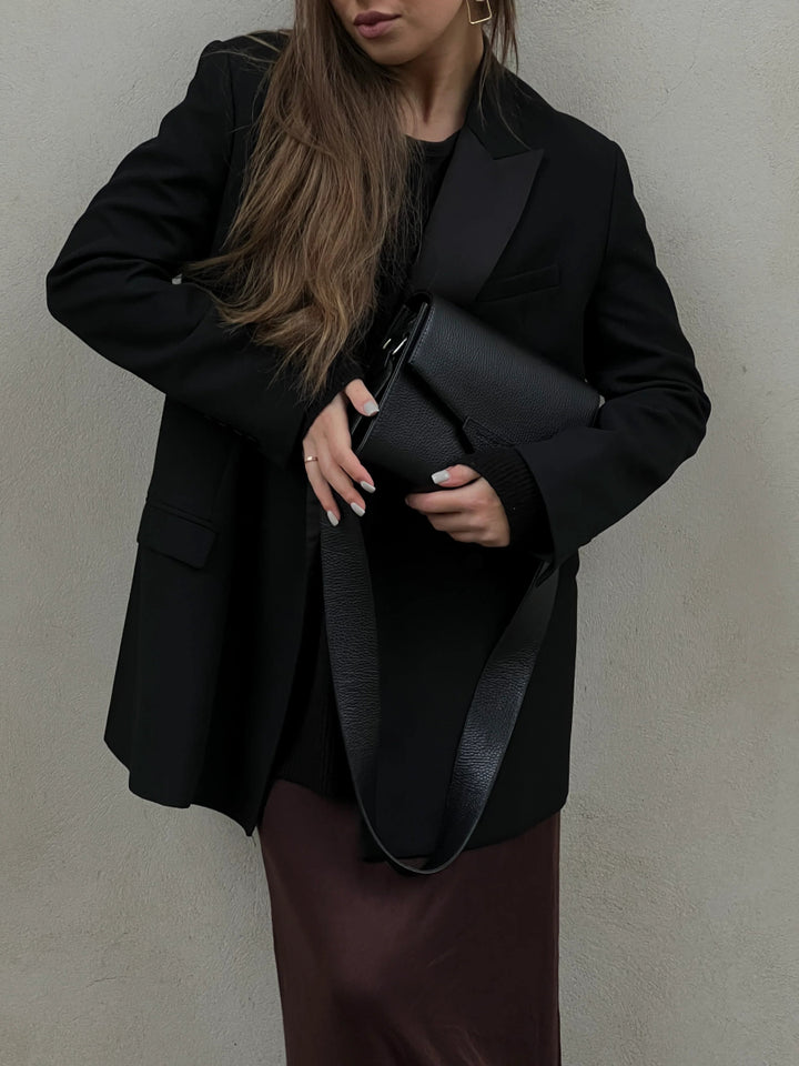 CROSS BODY BAG IN BLACK TEXTURED LEATHER - BeaA - Be At Home with Yourself - Bag