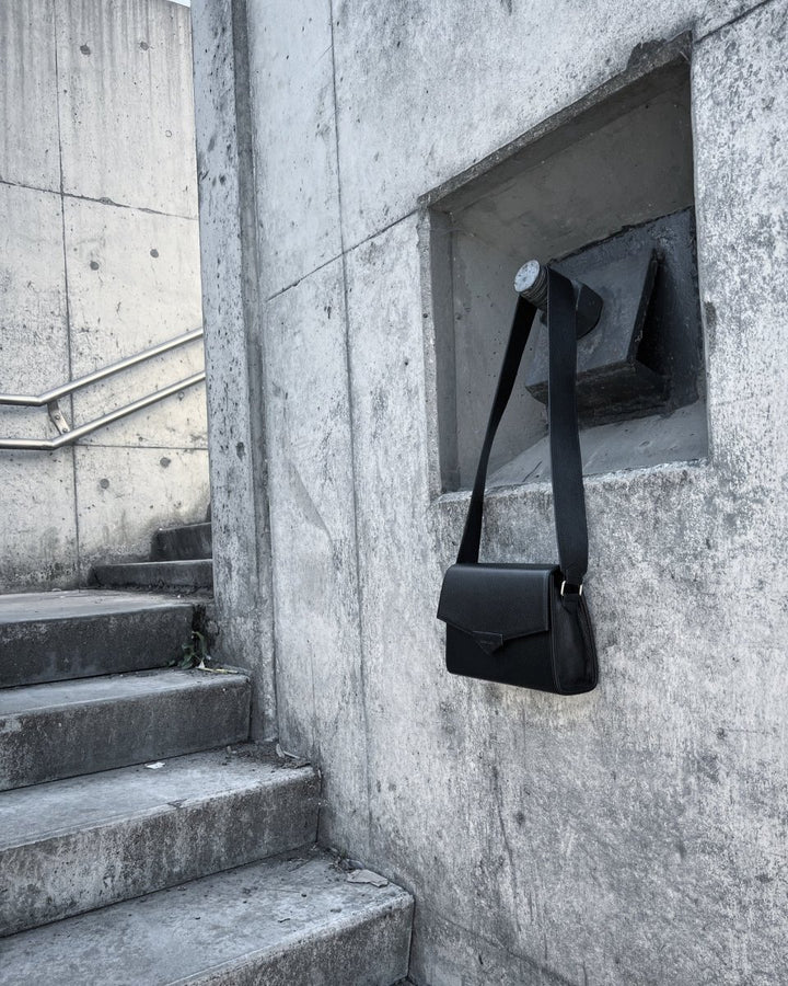 CROSS BODY BAG IN BLACK TEXTURED LEATHER - BeaA - Be At Home with Yourself - Bag