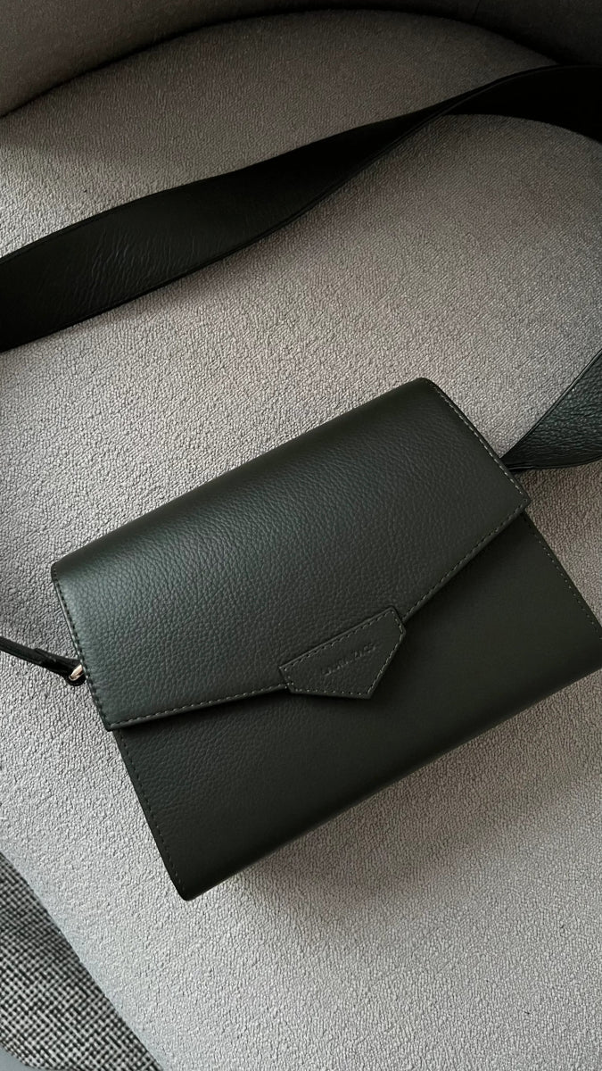 CROSS BODY BAG IN POISONOUS GREEN LEATHER - BeaA - Be At Home with Yourself - Bag