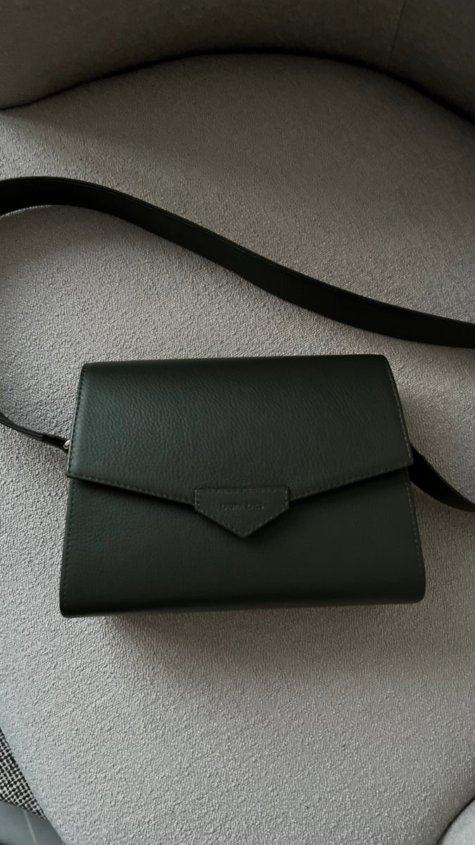 CROSS BODY BAG IN POISONOUS GREEN LEATHER - BeaA - Be At Home with Yourself - Bag
