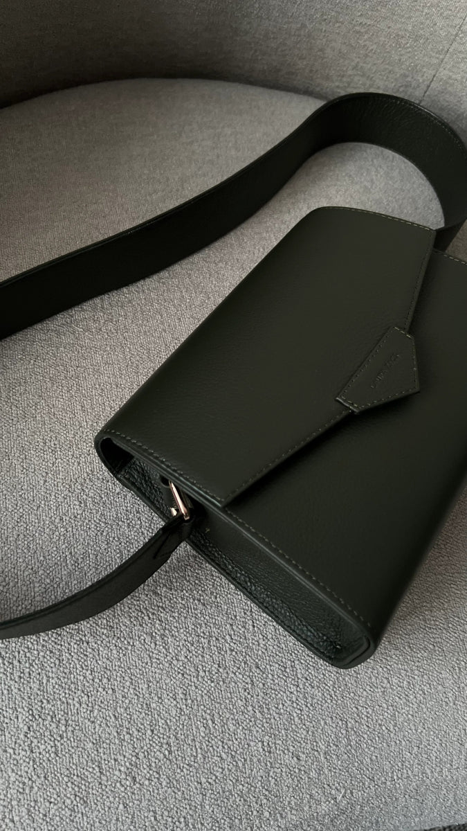 CROSS BODY BAG IN POISONOUS GREEN LEATHER - BeaA - Be At Home with Yourself - Bag