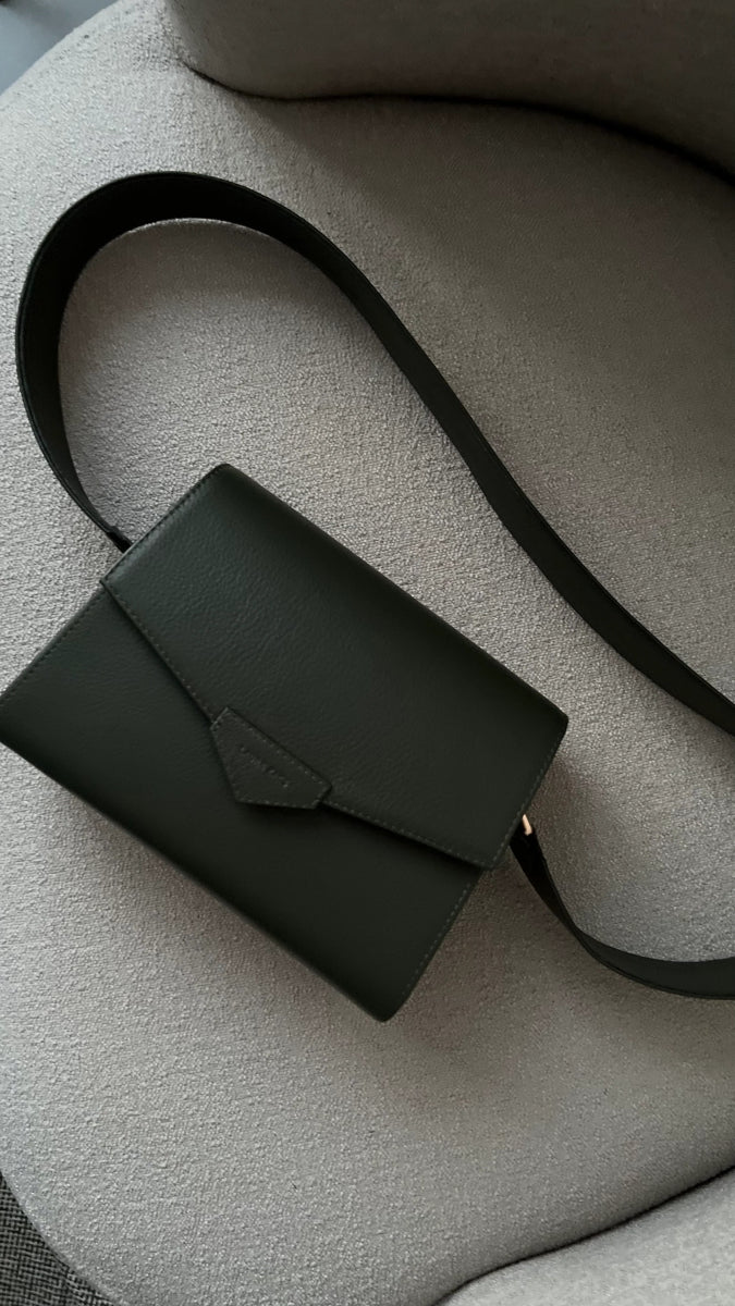 CROSS BODY BAG IN POISONOUS GREEN LEATHER - BeaA - Be At Home with Yourself - Bag