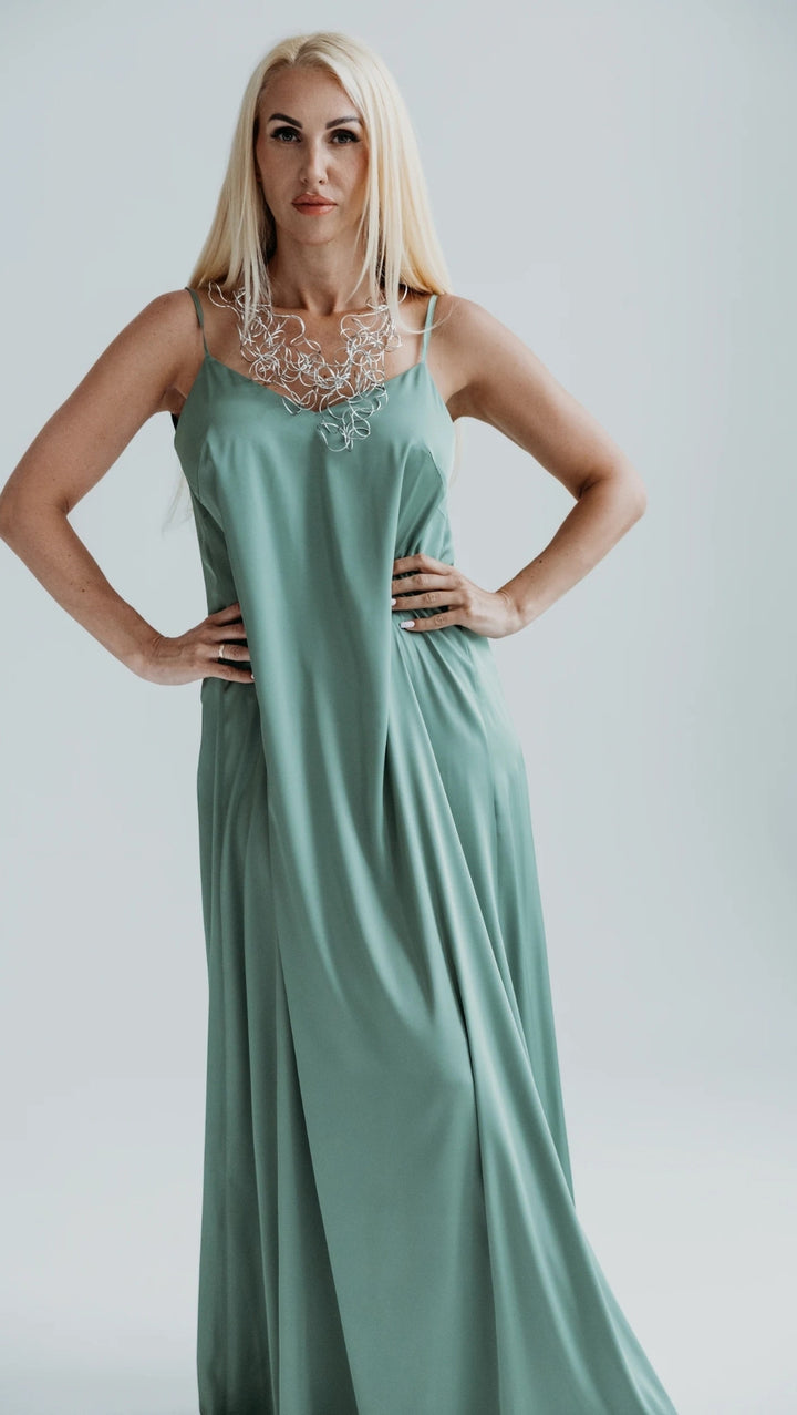 Gara kleita Basil