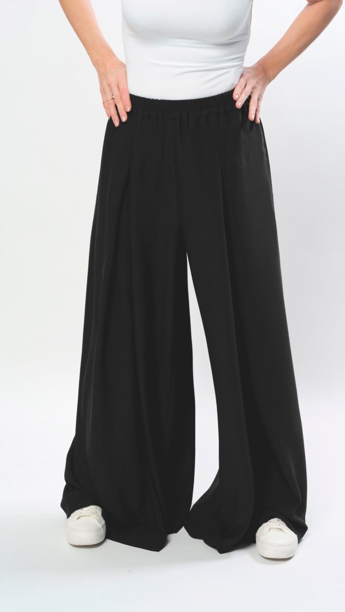 Extra Wide - Leg Trousers "BEAA x SFINKSA" Black - BeaA - Be At Home with Yourself - Wide Trousers