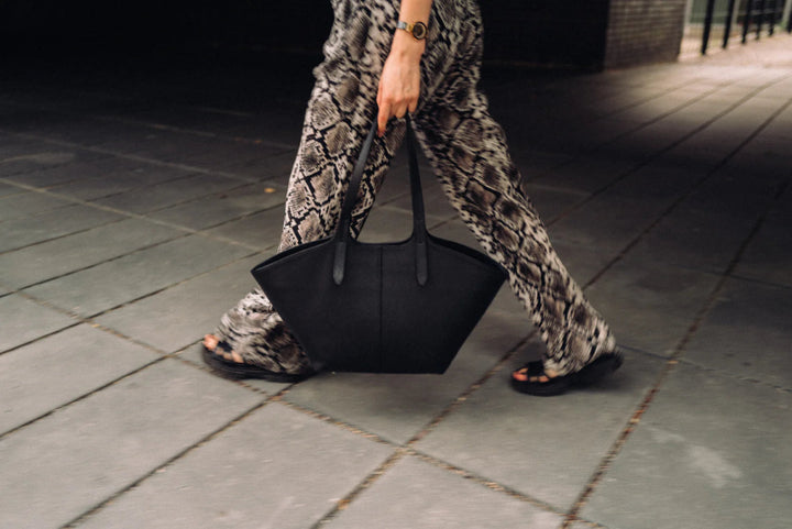 GRAINED LEATHER TOTE BAG - BeaA - Be At Home with Yourself - Bag