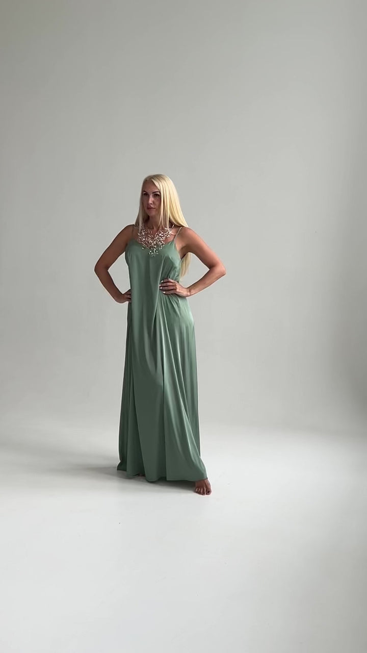Gara kleita Basil
