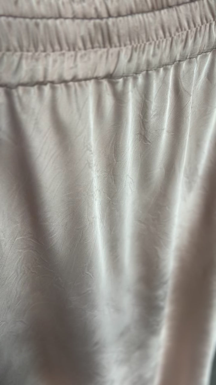 Midi svārki burzītais krēms