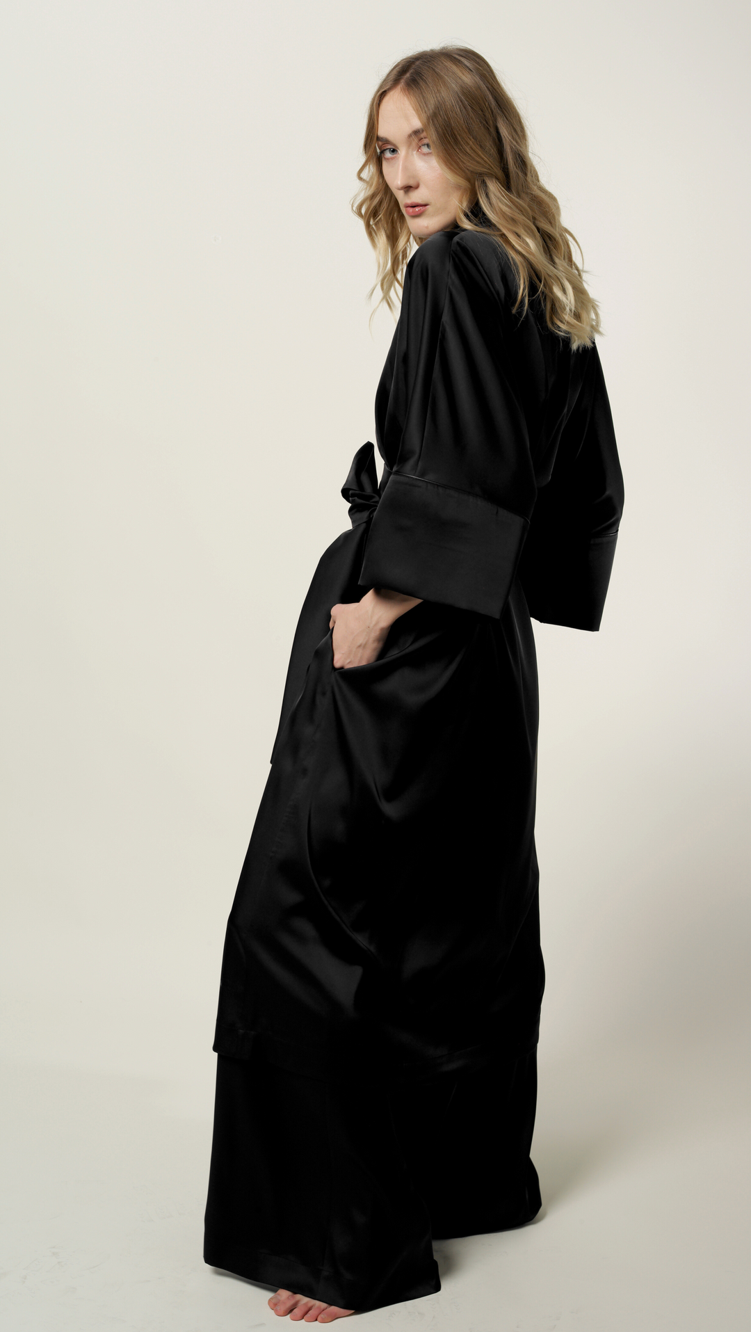 Black Morning Robe BeaA - Be At Home with Yourself
