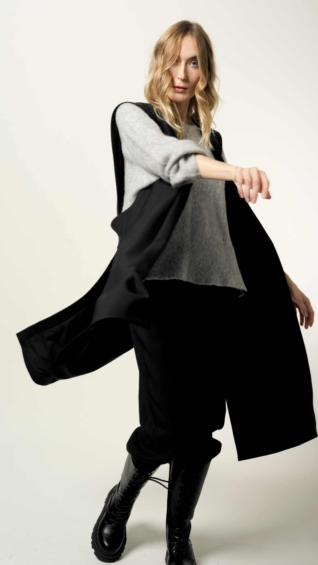 Elegant vest BeaA - Be At Home with Yourself