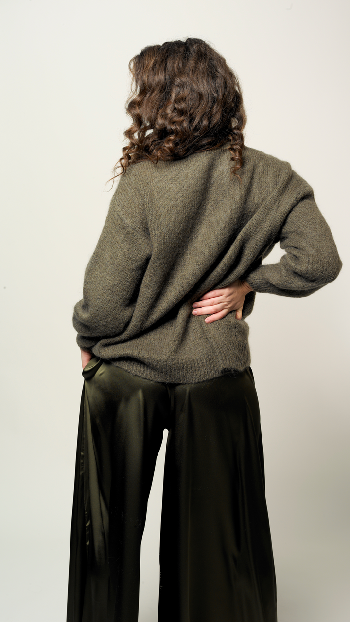 Forest green sweater BeaA - Be At Home with Yourself