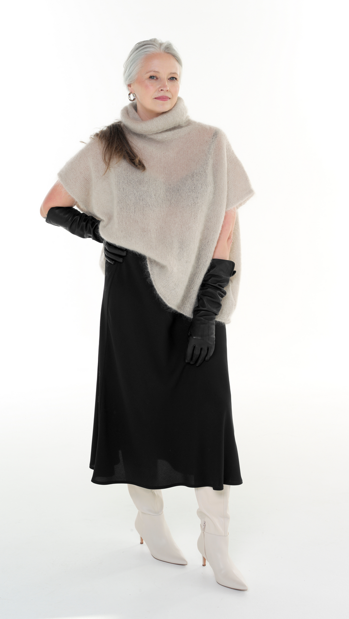 Mohair vest in Porcelain color BeaA - Be At Home with Yourself