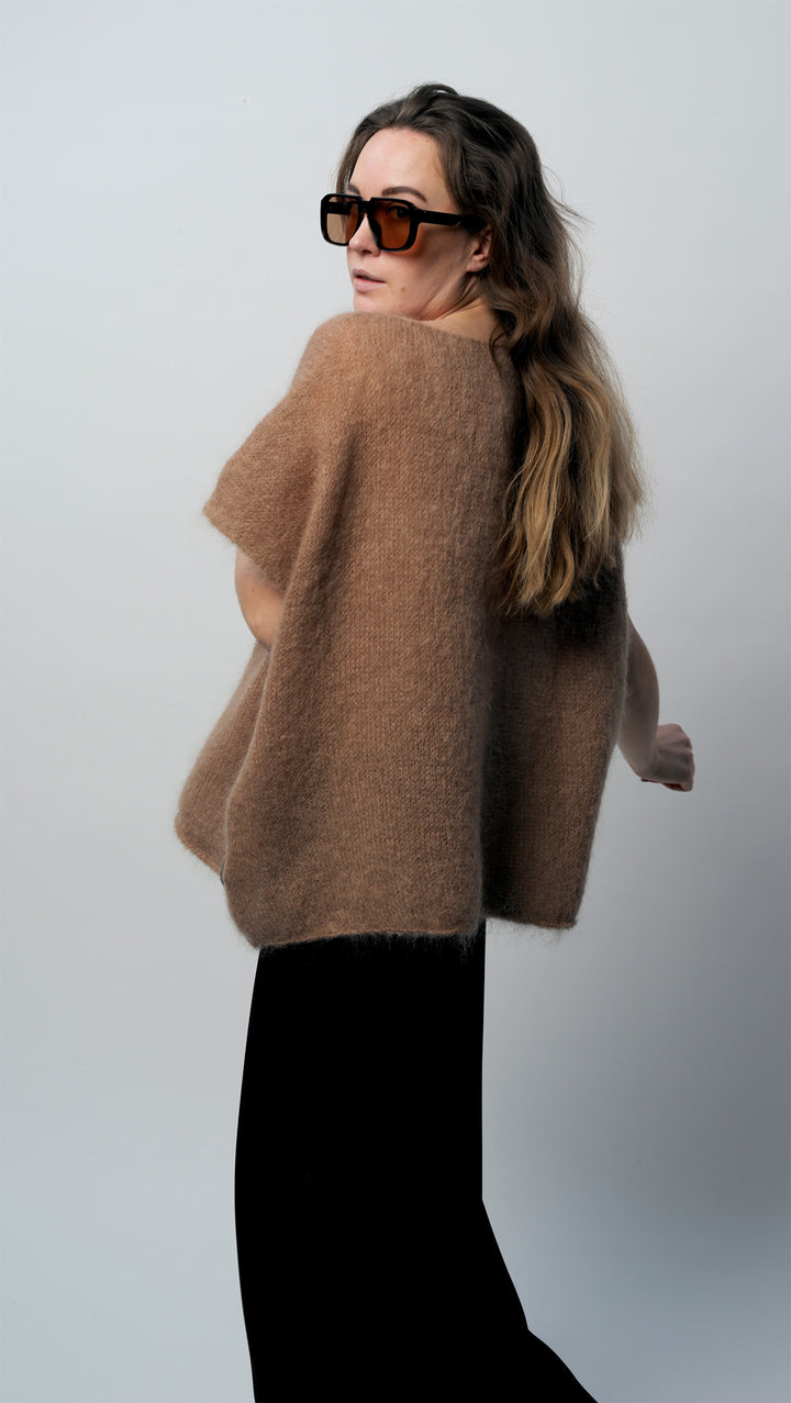 Mohair vest in camel color