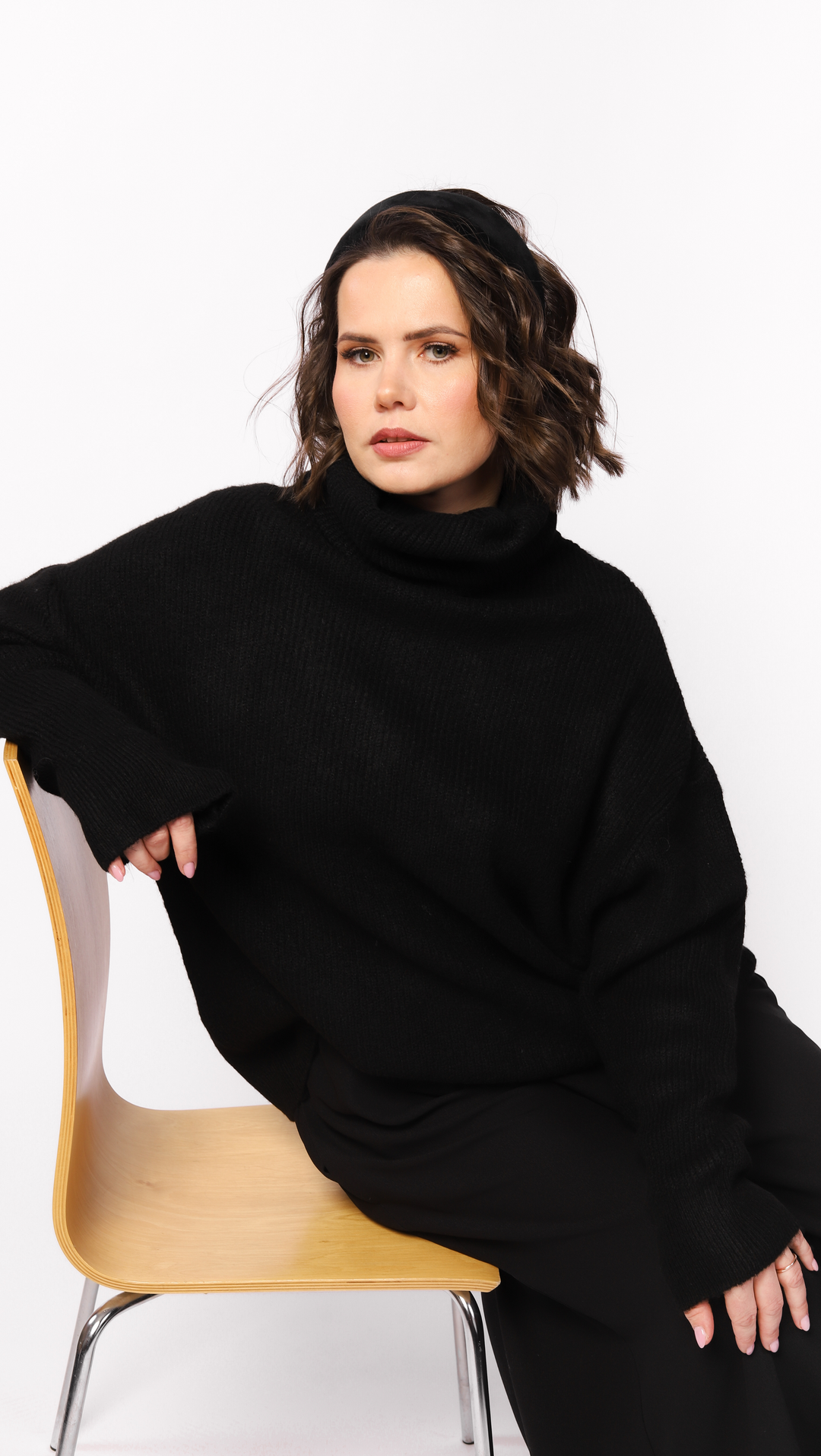 Oversized turtleneck sweater "Black" BeaA - Be At Home with Yourself
