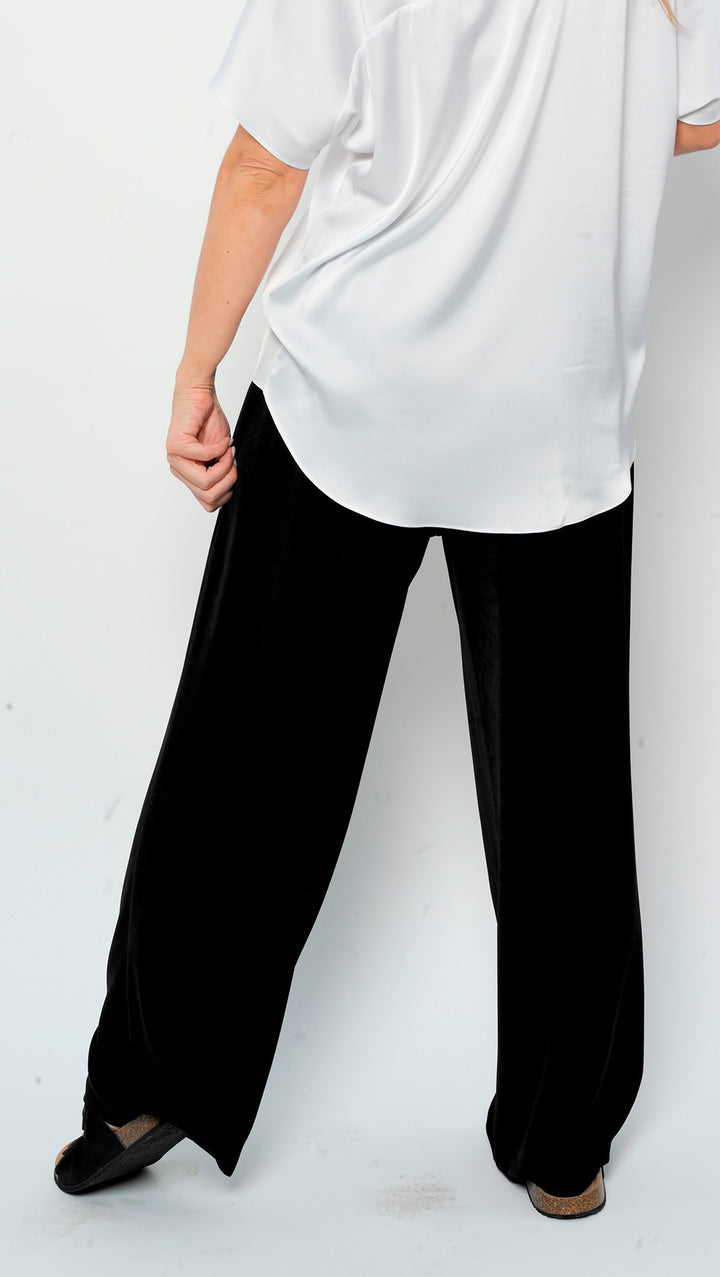 Straight-leg trousers Black