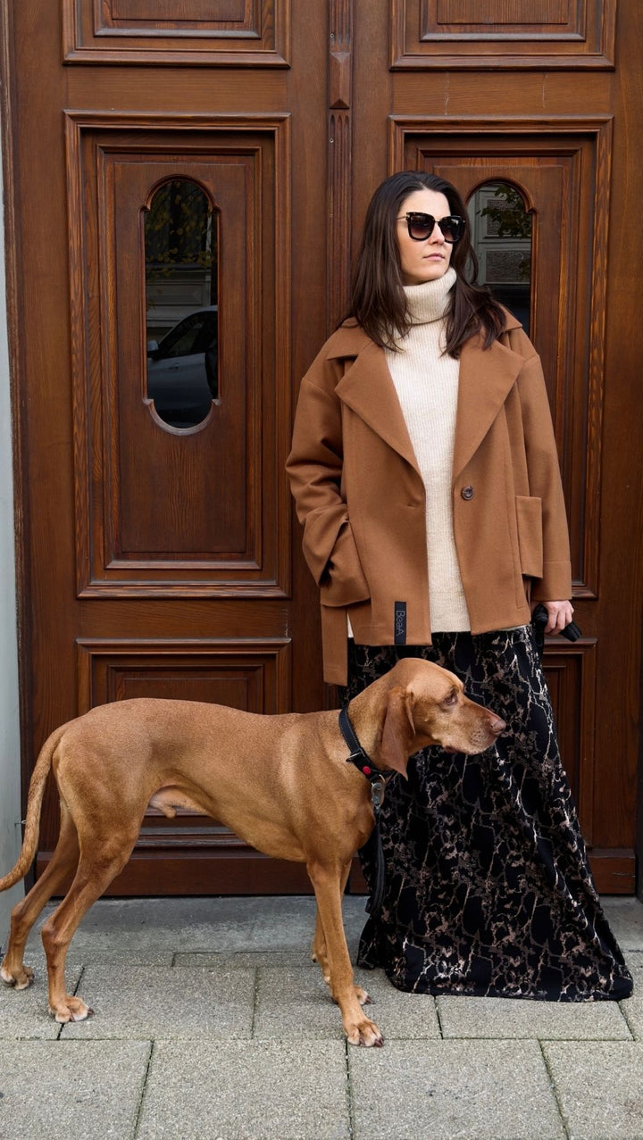 CAMEL MEETS NOIR - BeaA - Be At Home with Yourself -