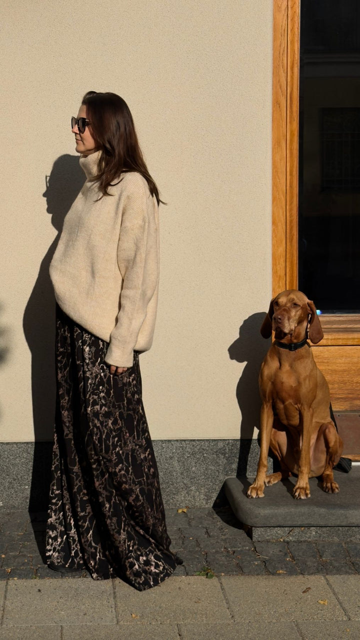 CAMEL MEETS NOIR - BeaA - Be At Home with Yourself -