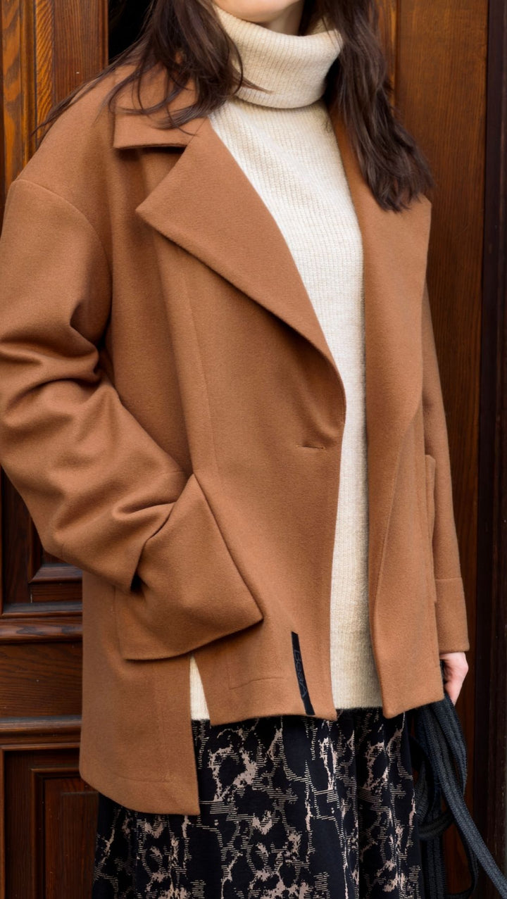 CAMEL MEETS NOIR - BeaA - Be At Home with Yourself -