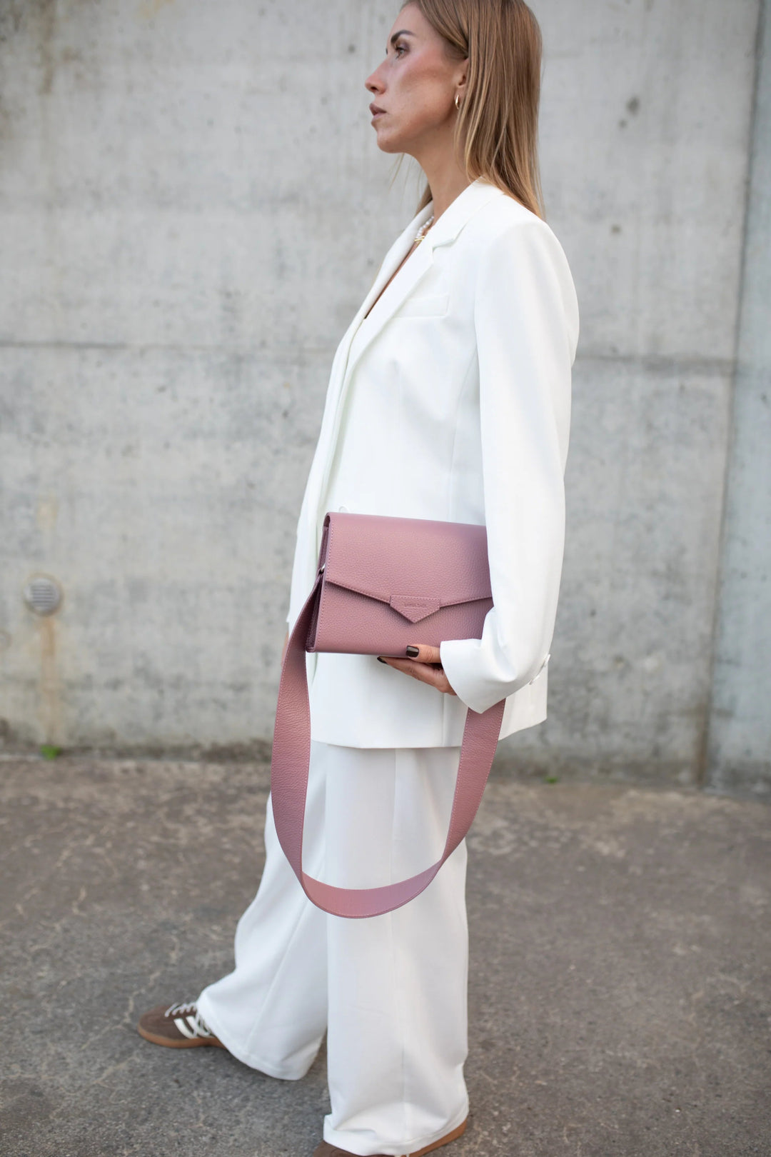 CROSS BODY BAG IN DUSTY PINK LEATHER - BeaA - Be At Home with Yourself - Bag
