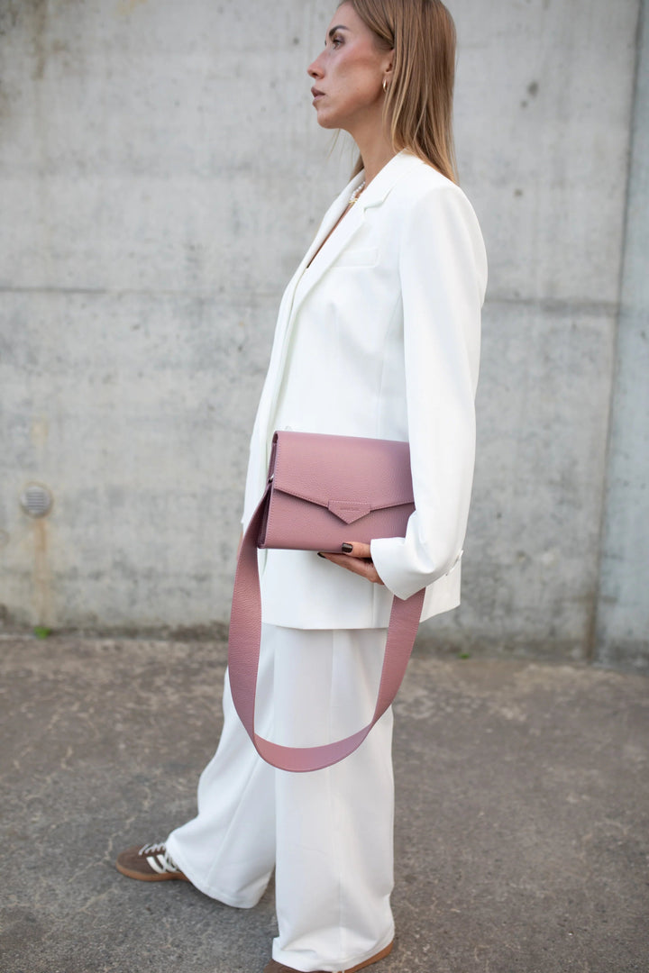 CROSS BODY BAG IN DUSTY PINK LEATHER - BeaA - Be At Home with Yourself - Bag