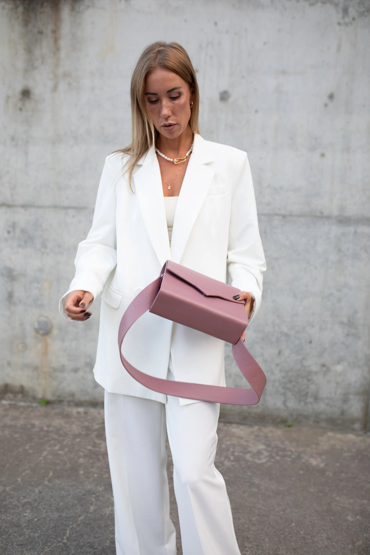 CROSS BODY BAG IN DUSTY PINK LEATHER - BeaA - Be At Home with Yourself - Bag