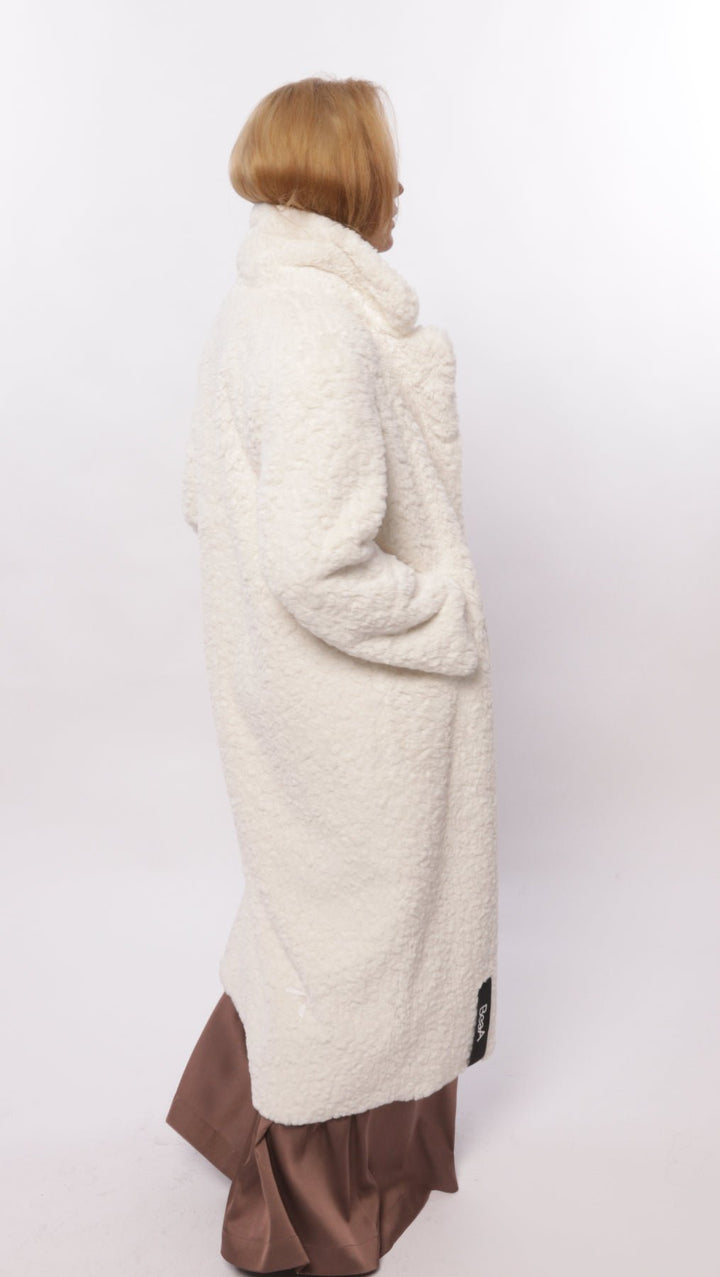 Eco - fur coat White - BeaA - Be At Home with Yourself - coat