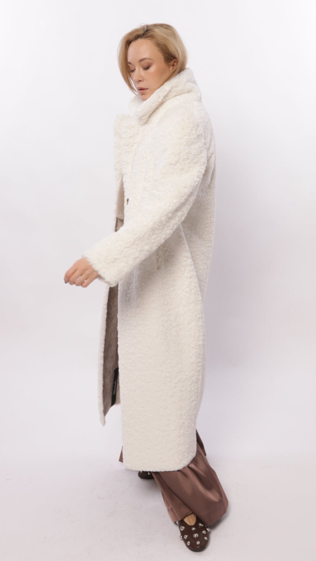 Eco - fur coat White - BeaA - Be At Home with Yourself - coat