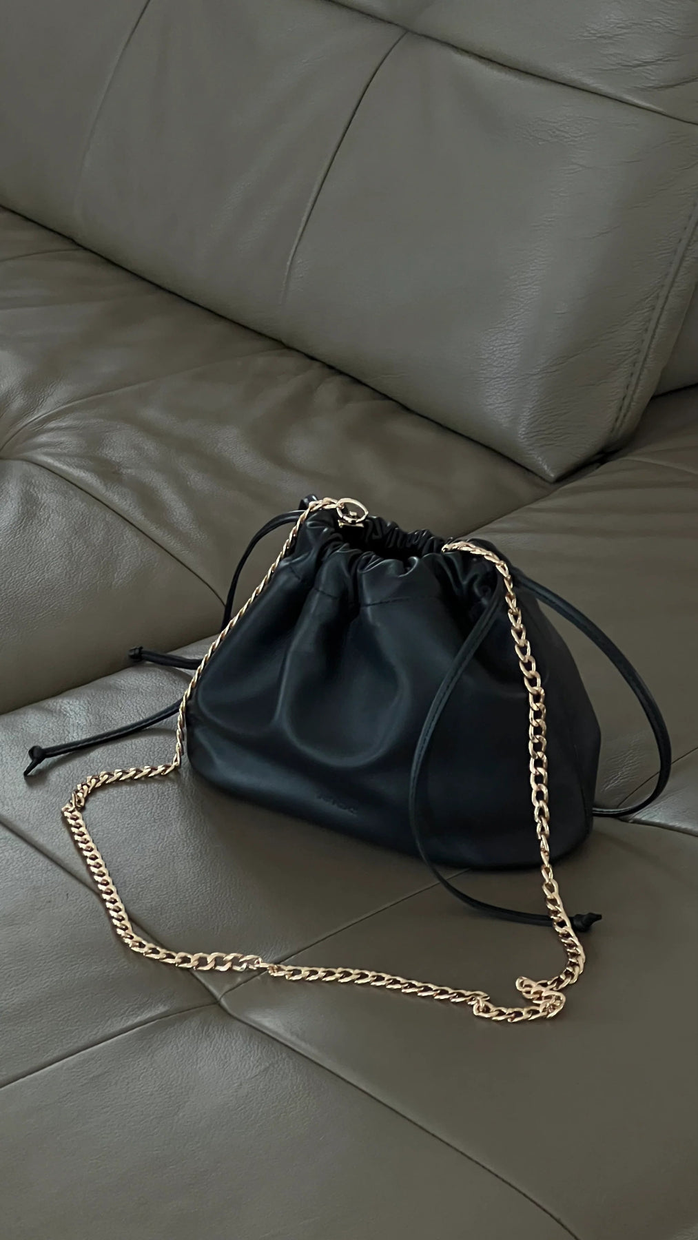 NOCTURNE MINI – CHARCOAL GREY LAMBSKIN HANDBAG WITH GOLD CHAIN - BeaA - Be At Home with Yourself - Bag