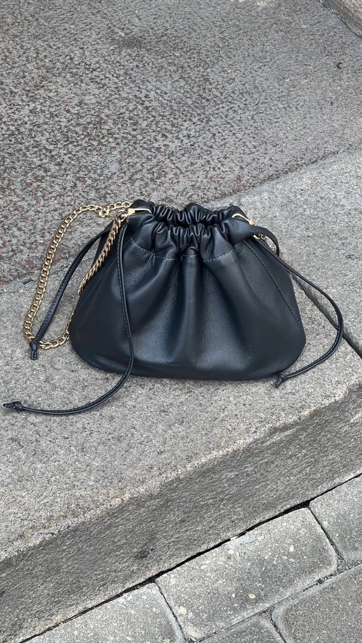 NOCTURNE MINI – CHARCOAL GREY LAMBSKIN HANDBAG WITH GOLD CHAIN - BeaA - Be At Home with Yourself - Bag