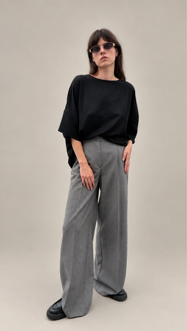 Pleat top Black or White - BeaA - Be At Home with Yourself - Top