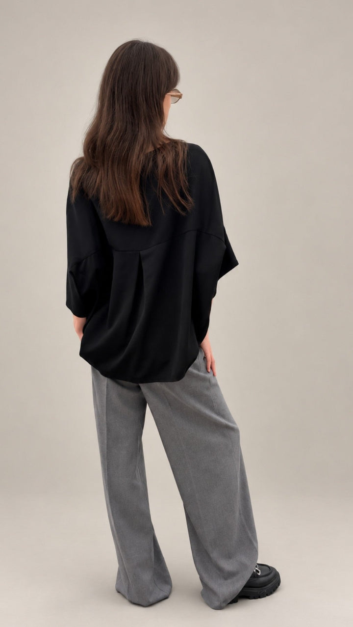 Pleat top Black or White - BeaA - Be At Home with Yourself - Top