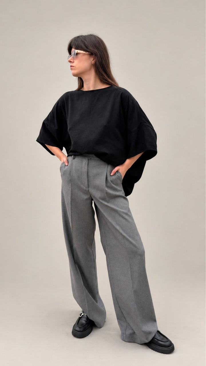 Pleat top Black or White - BeaA - Be At Home with Yourself - Top
