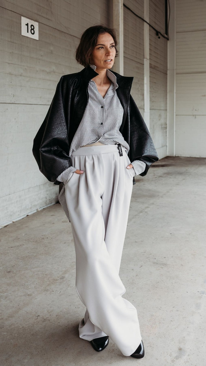 Pleated trousers Light Gray - BeaA - Be At Home with Yourself - Trousers