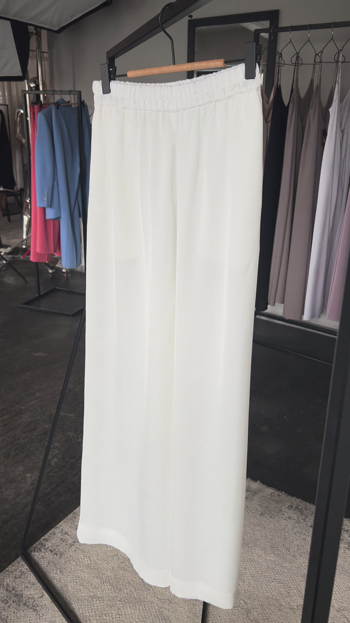 White tousers Cloud Dancer