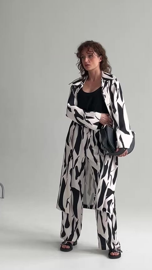Straight-cut Long trousers Delphines