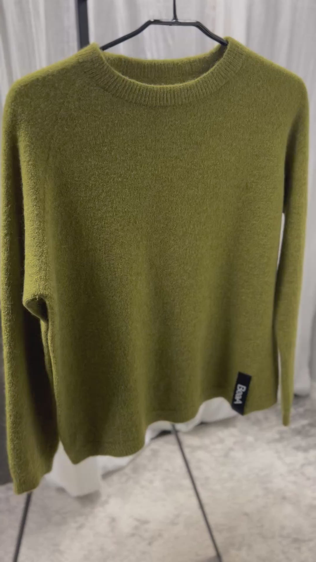 Alpakas un viskozes džemperis olīve