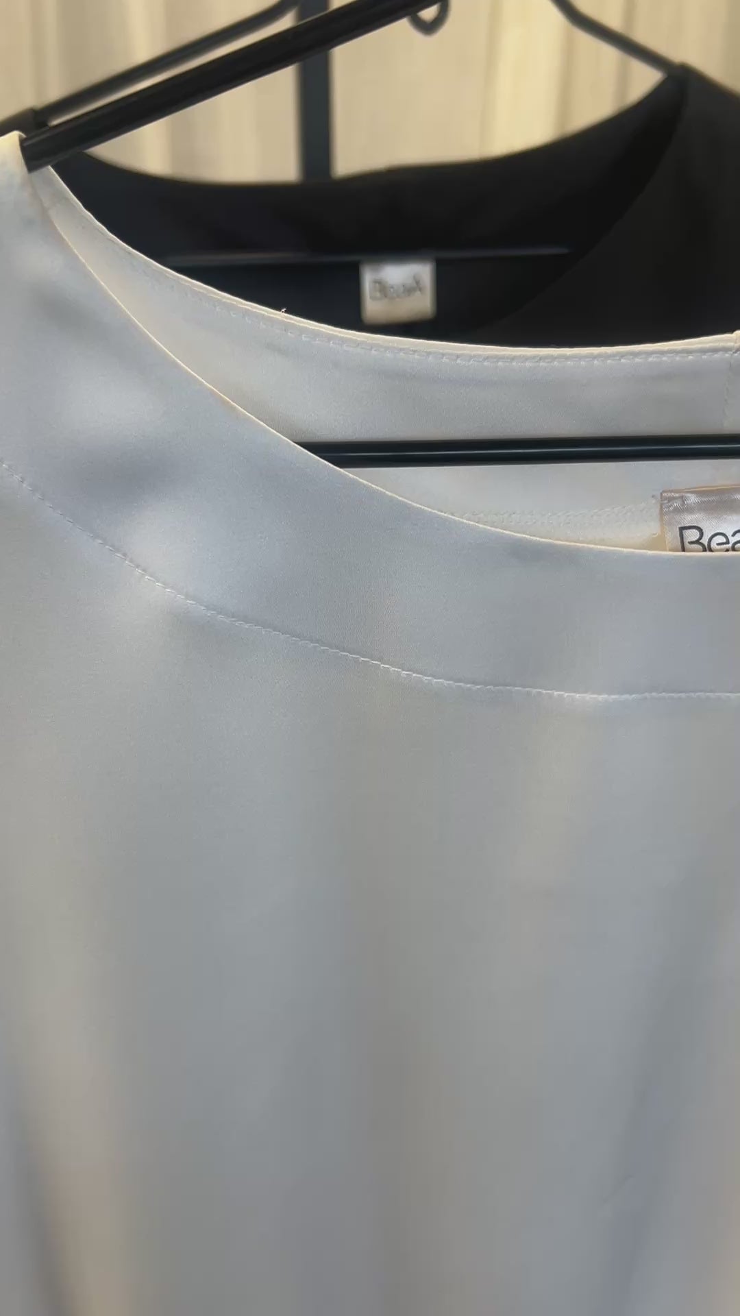 Zīda tops baltā krāsā