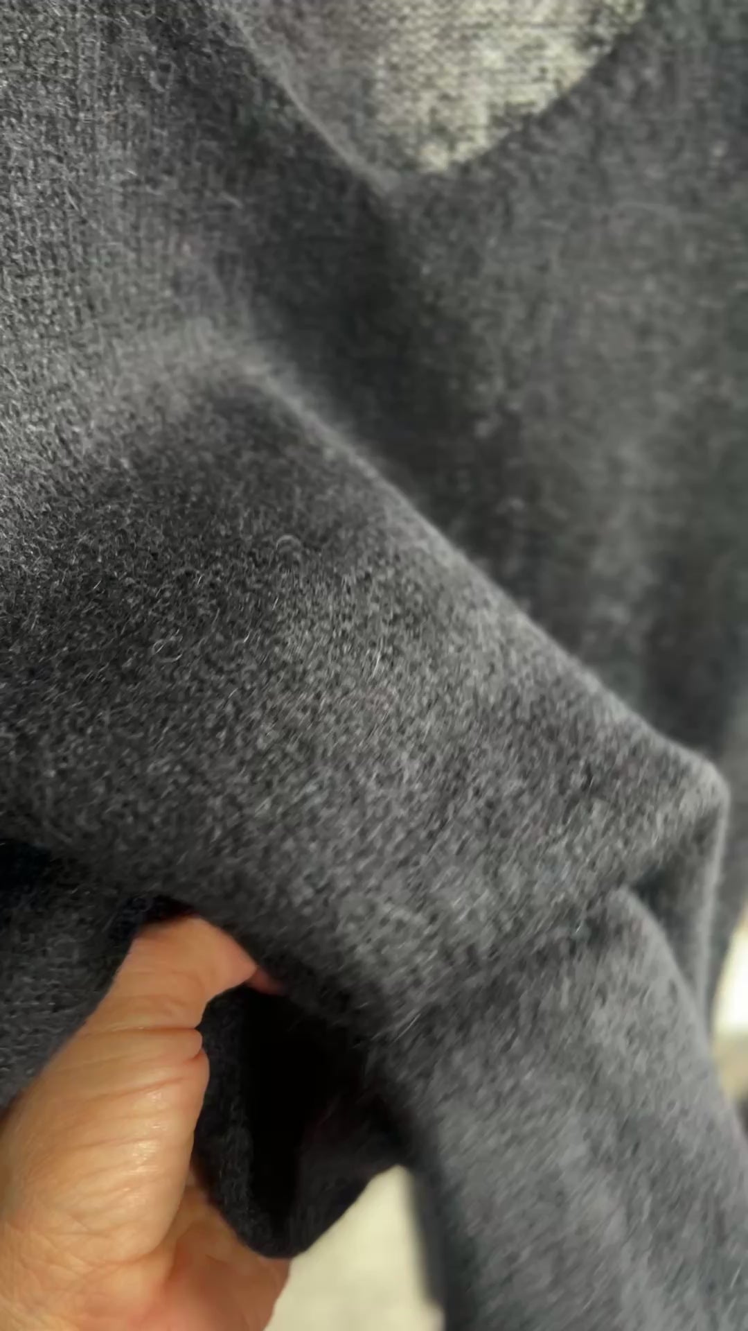 Light Alpaca sweater Black