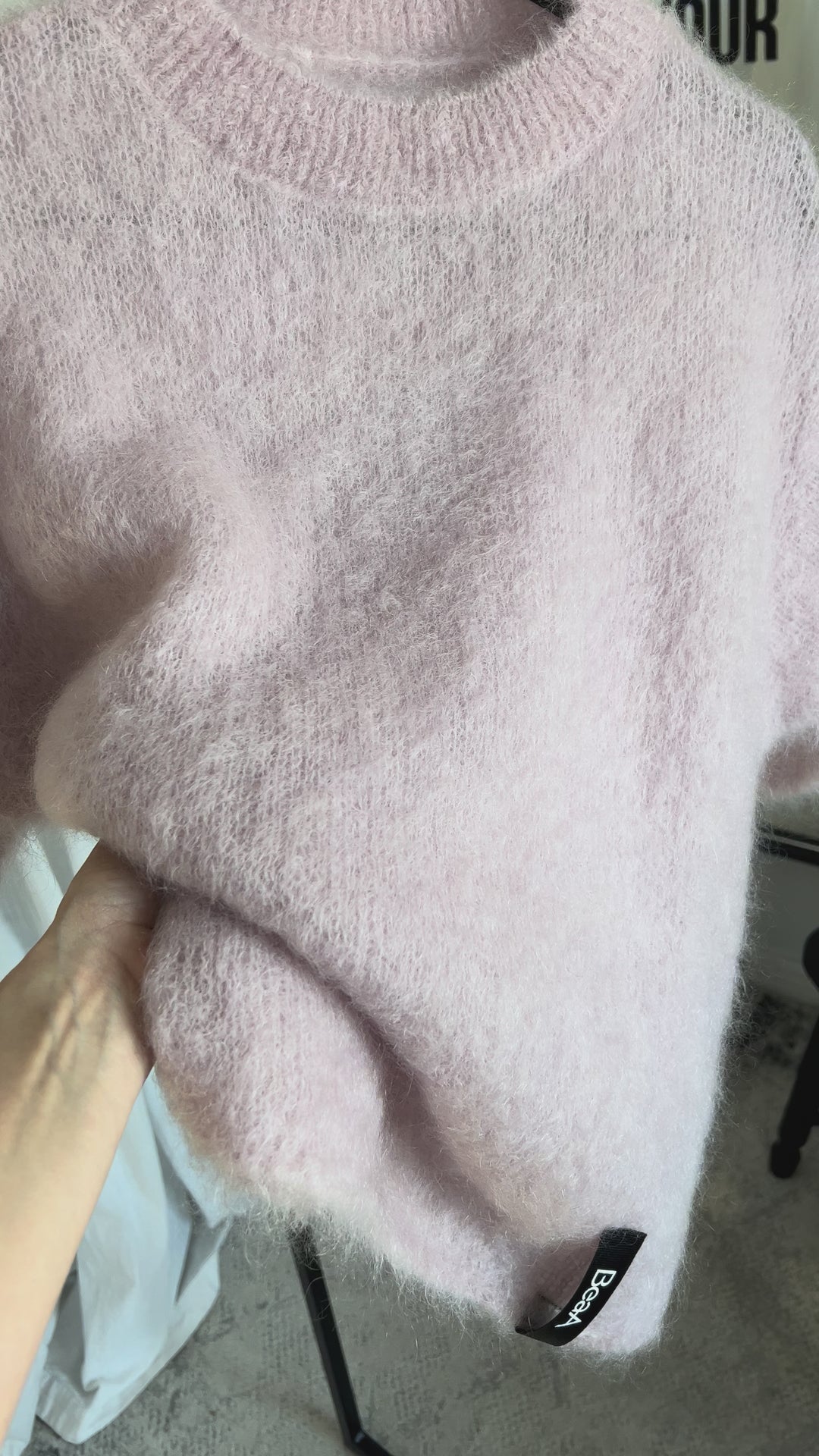 Sweater Strawberry Milkshake