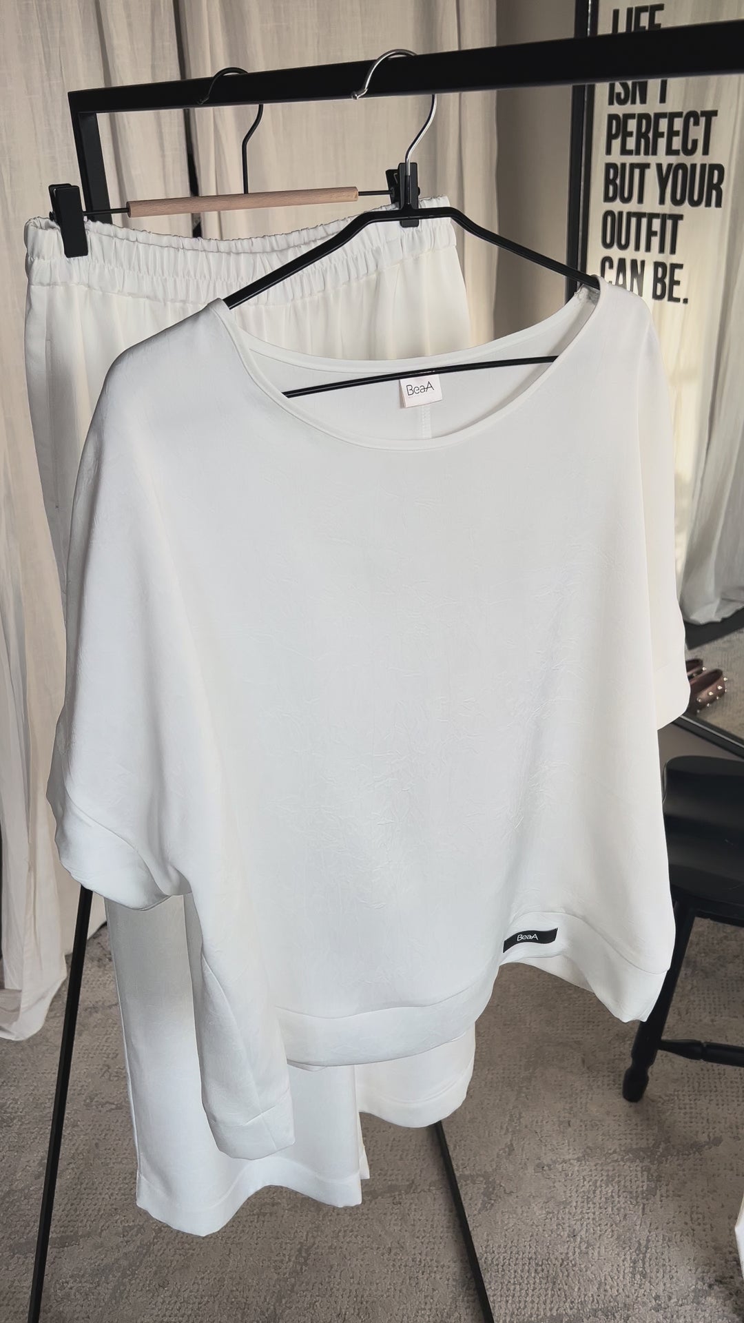 Топ из шелкового атласа Cloud dancer