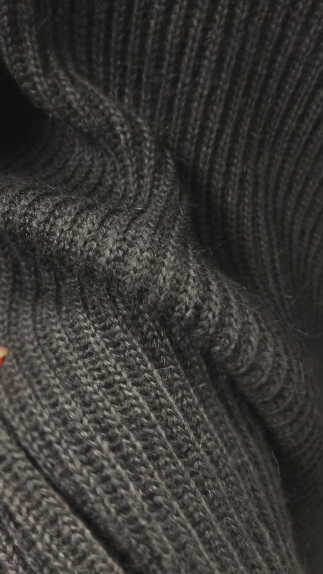 Džemperis ar augsto apkakli melns