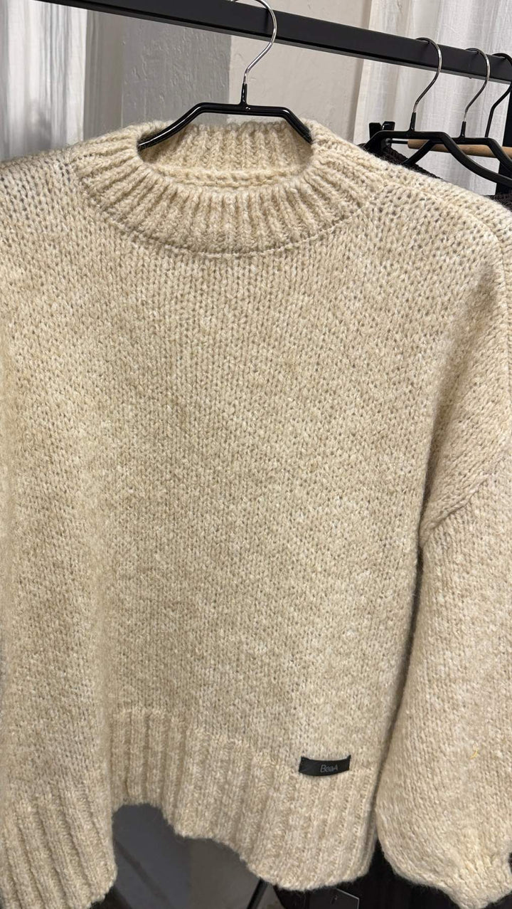 Relaxed fit sweater Milk White / Beige - BeaA - Be At Home with Yourself - sweater