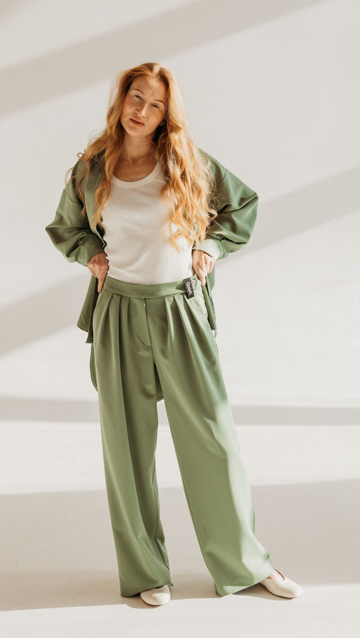 Elegant Straight-Leg Trousers in Green Tea color