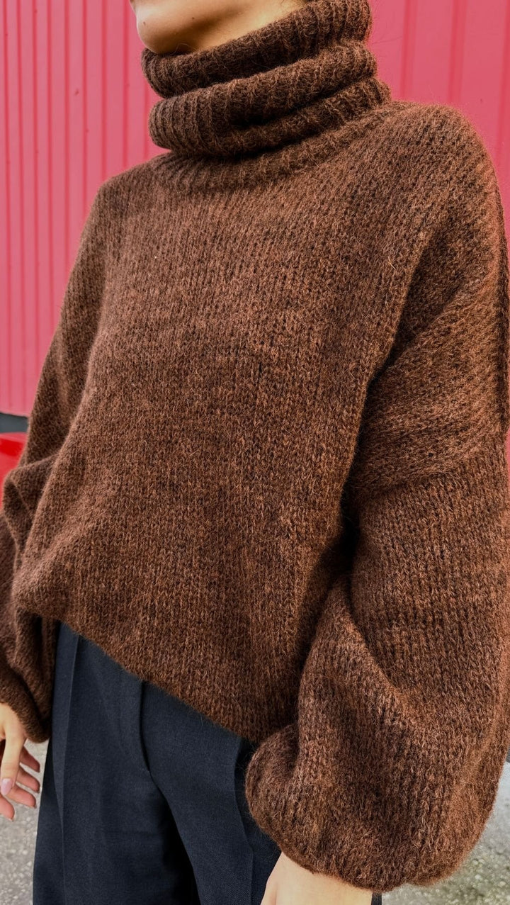 Sweater Oversized turtleneck Cinnamon - BeaA - Be At Home with Yourself - Top