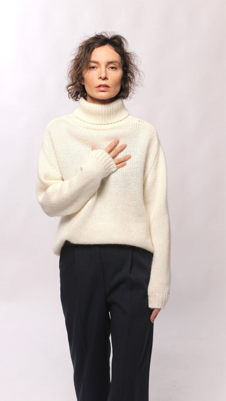 Sweater turtleneck Milk White - BeaA - Be At Home with Yourself - Top