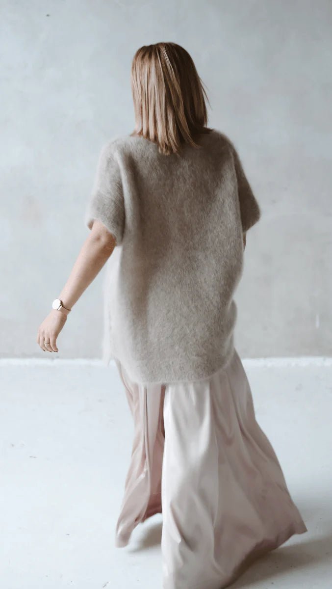 Trousers with pleats Silk Powder - BeaA - Be At Home with Yourself - Trousers