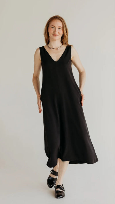 V-Neck dress black