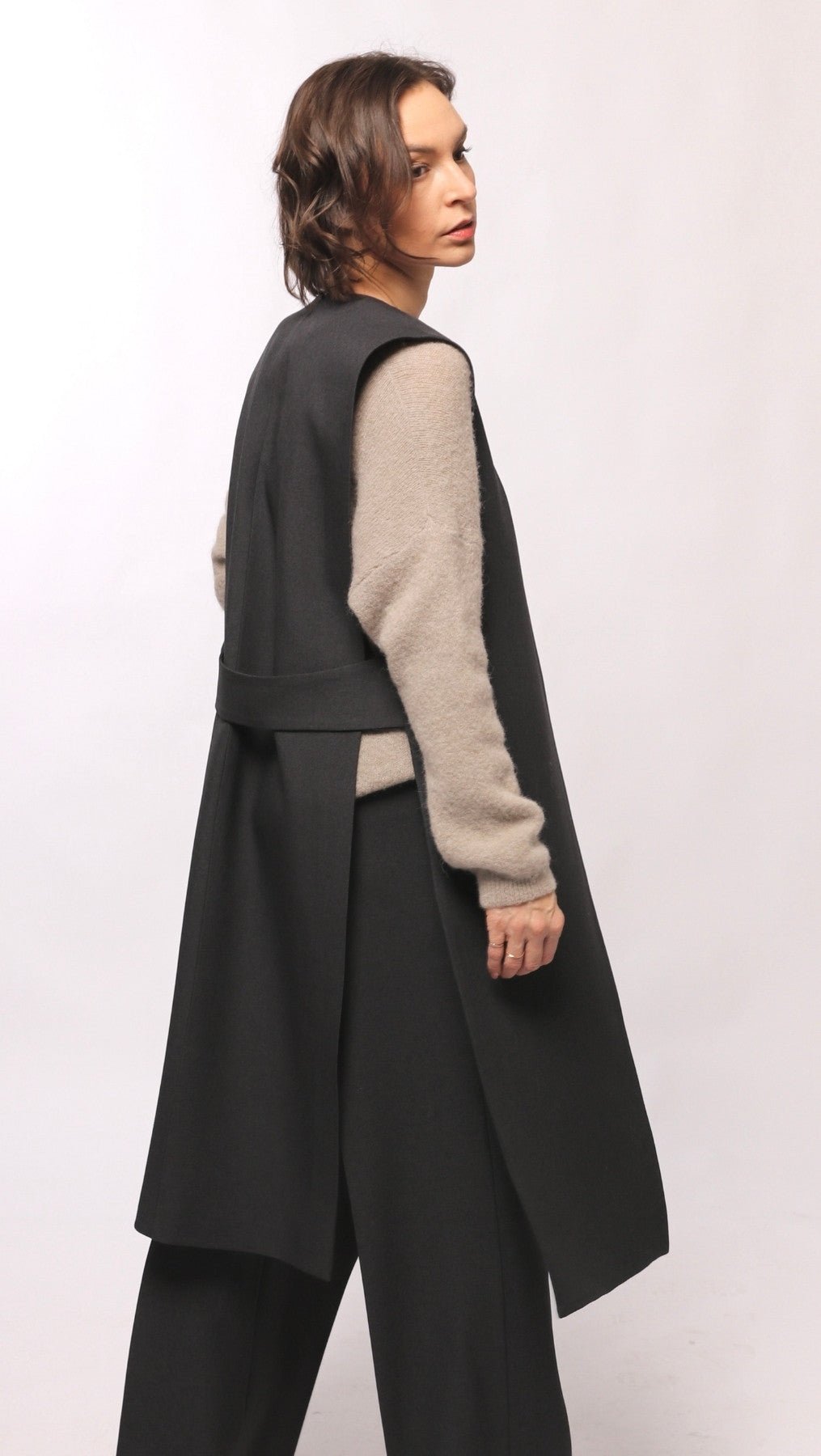 Vest midi Dark gray - BeaA - Be At Home with Yourself - vests